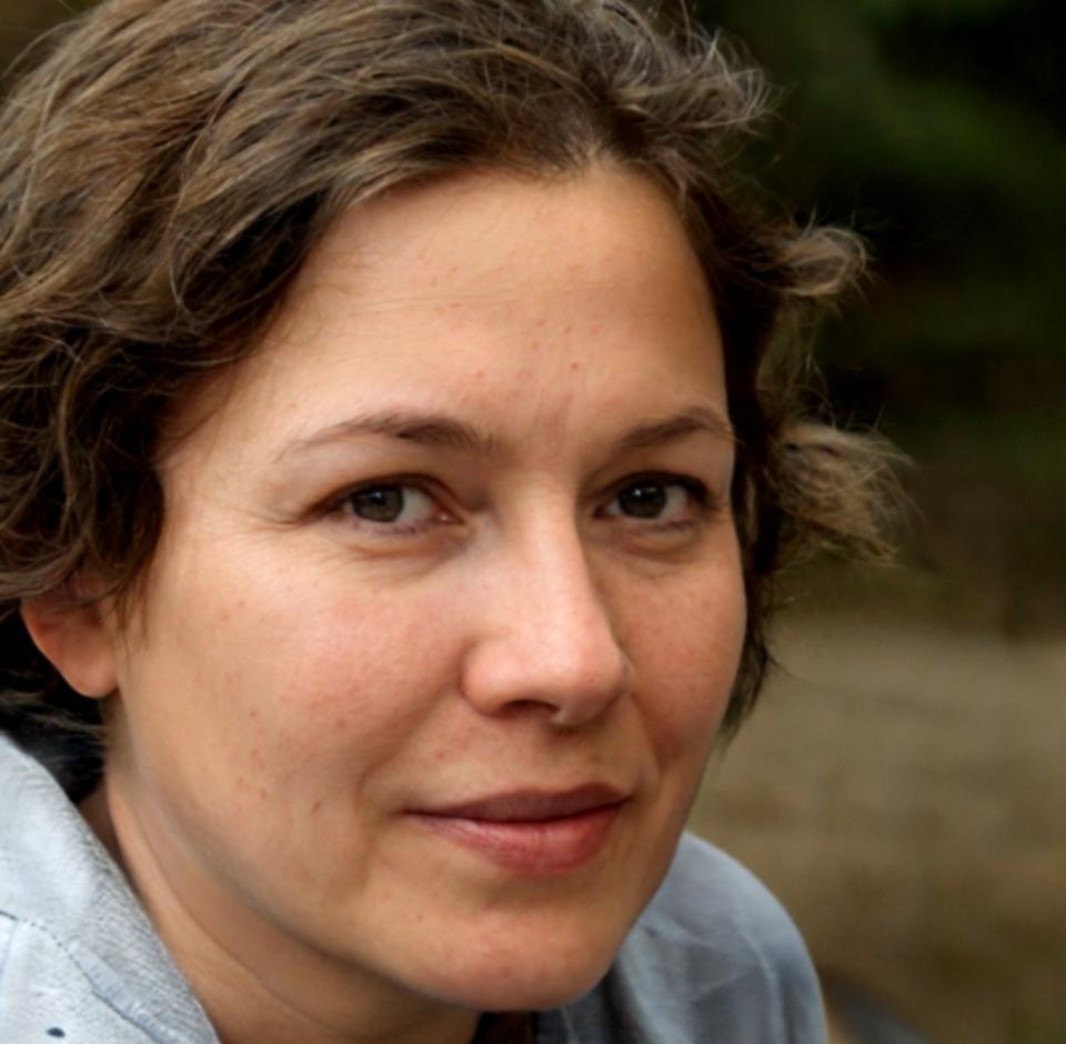 Portrait von Nina